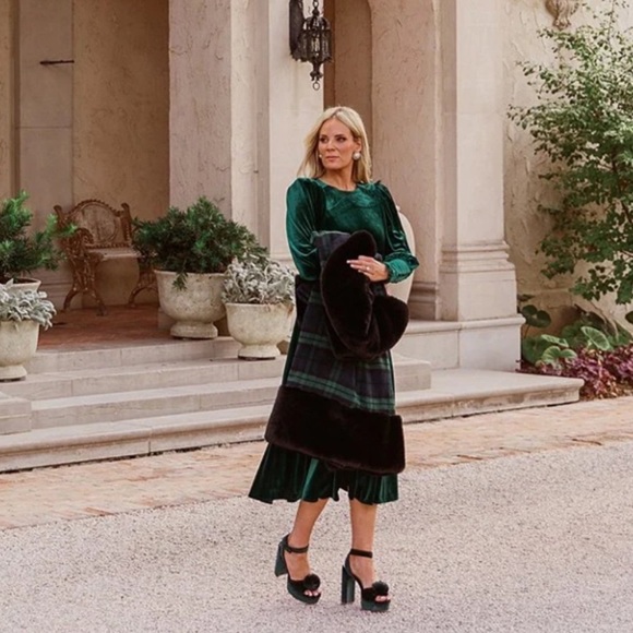 Antonio Melani x Nicola Bathie Helen Stretch Velvet Jewel Neck  Midi Dress. - Picture 3 of 16